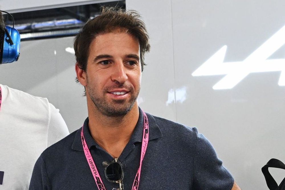 Antonio Felix da Costa in the Alpine garage