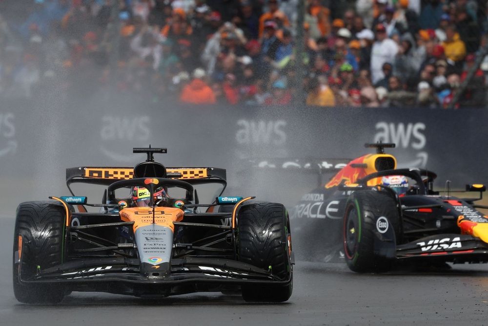 Oscar Piastri, McLaren, Max Verstappen, Red Bull Racing