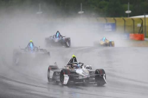 F-E: Cassidy domina e vence ePrix chuvoso em Xangai, com líder Rowland fora dos pontos; Di Grassi é 9º
