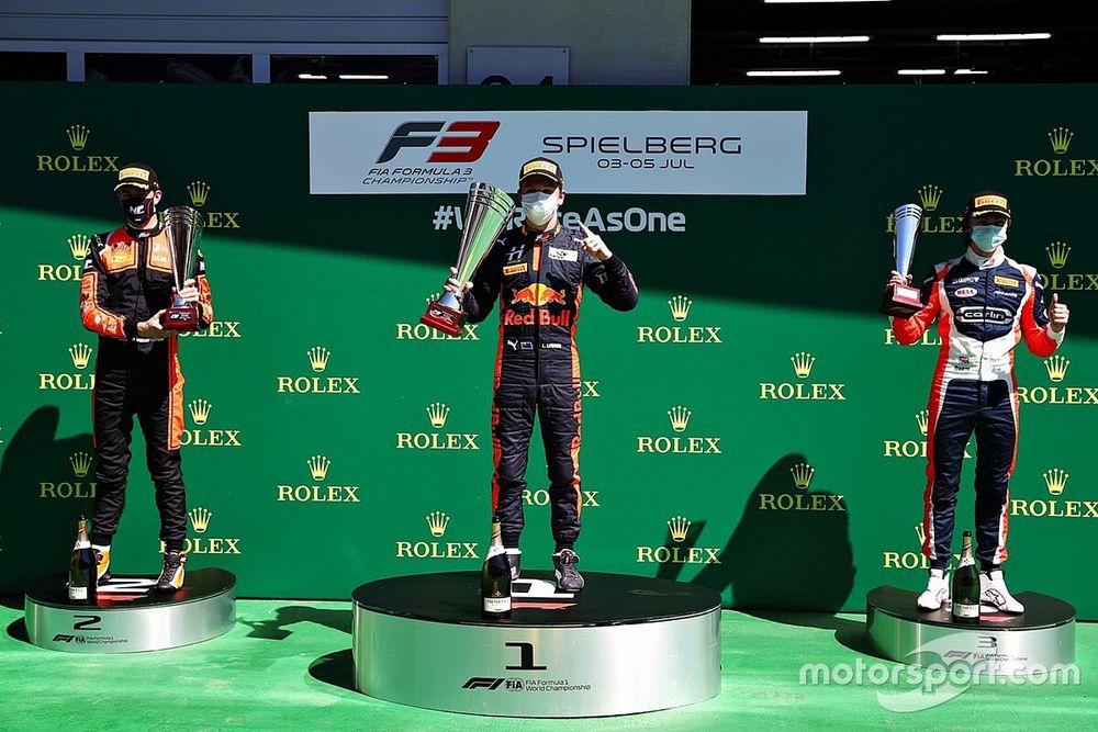 Podio: Liam Lawson, Hitech Grand Prix, Richard Verschoor, MP Motorsport, Clement Novalak, Carlin Buzz Racing