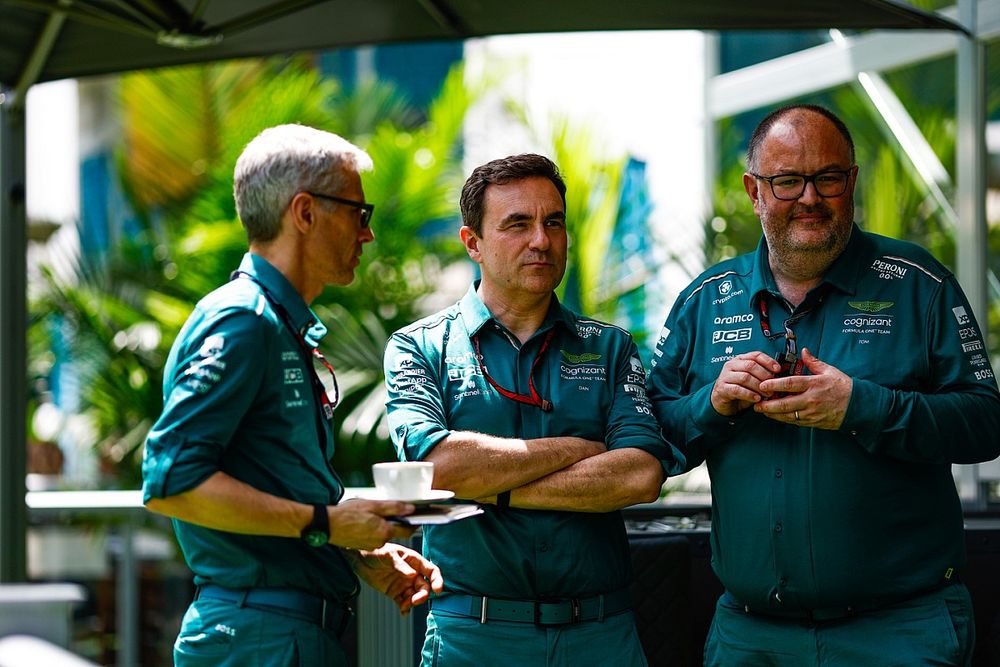Mike Krack, director del equipo Aston Martin F1 Team, Dan Fallows, director t&eacute;cnico de Aston Martin, Tom McCullough, director de rendimiento del equipo Aston Martin F1 Team.