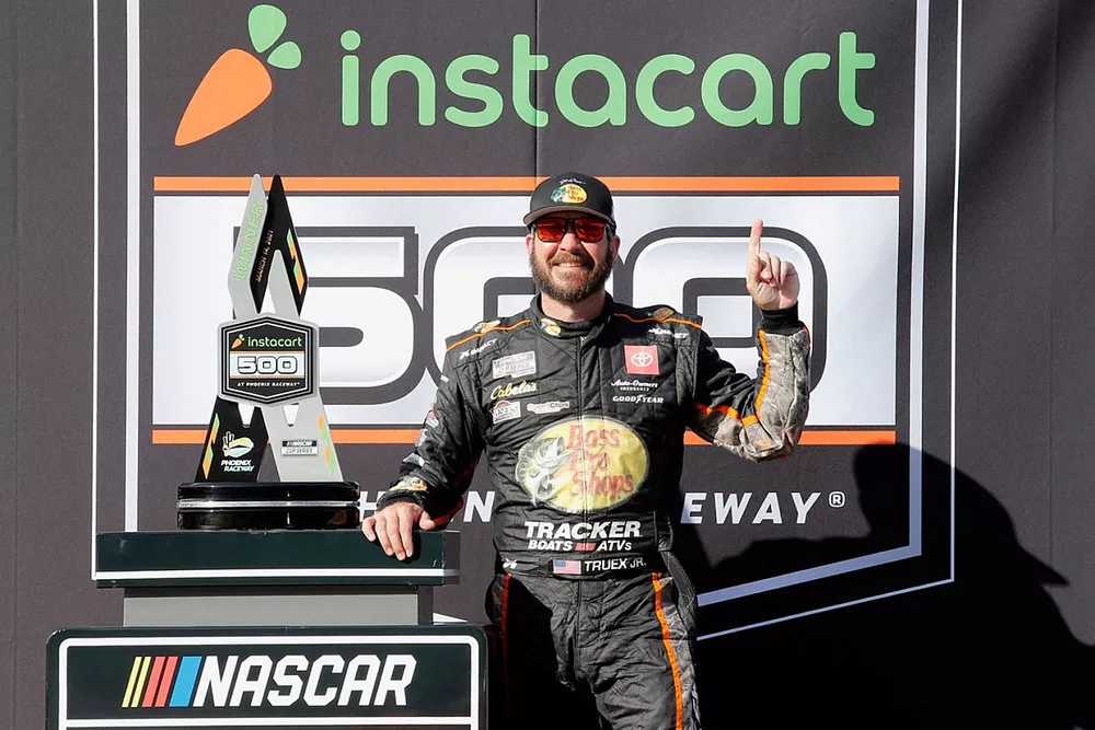 Race winner Martin Truex Jr., Joe Gibbs Racing, Toyota Camry