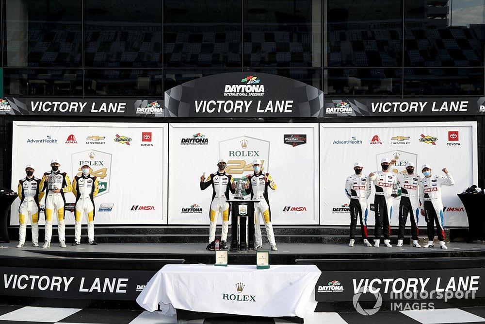 Podio: #3 Corvette Racing Corvette C8.R, GTLM: Antonio Garcia, Jordan Taylor, Nicky Catsburg, #4 Corvette Racing Corvette C8.R, GTLM: Tommy Milner, Nick Tandy, Alexander Sims, #24 BMW Team RLL BMW M8 GTE, GTLM: John Edwards, Jesse Krohn, Augusto Farfus, Marco Wittmann