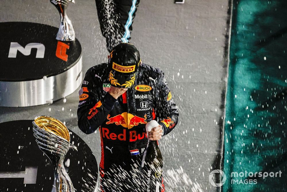 Podio: ganador Max Verstappen, Red Bull Racing