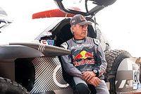 Sainz, sobre Al Attiyah: "Se pone el casco y se le va un poco la olla"
