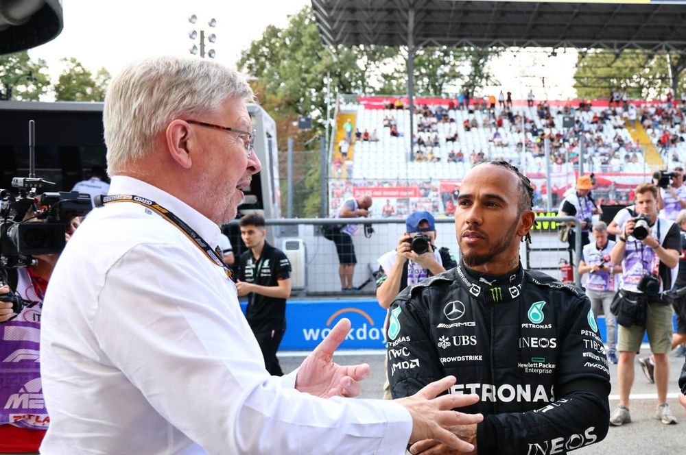 Ross Brawn, Managing Director Motorsports, FOM, met Lewis Hamilton, Mercedes AMG, George Russell, Mercedes AMG