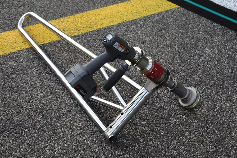 Pistola el&eacute;ctrica para ruedas Mercedes