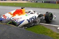 VÍDEO F1: Hadjar bate na volta de apresentação e atrasa largada no GP da Austrália em meio à chuva em Melbourne