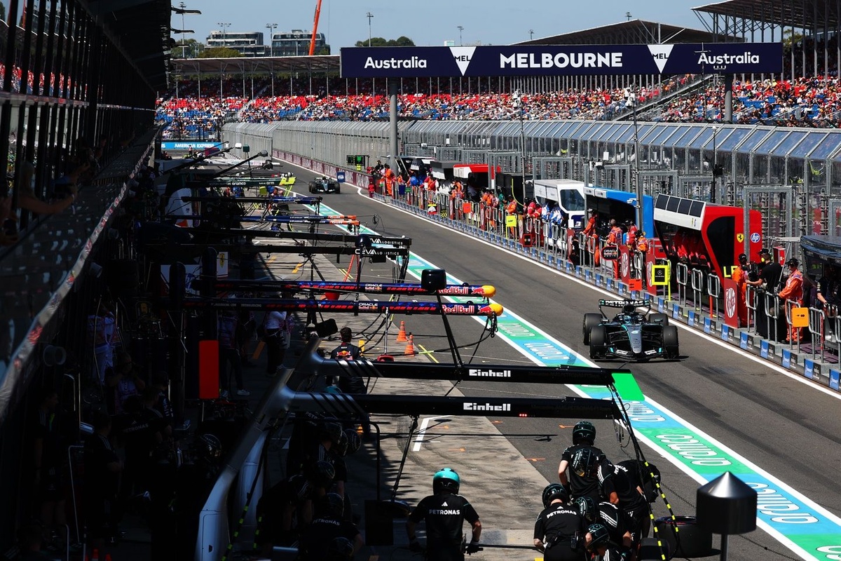 Russell impliqué dans deux incidents : le verdict des commissaires