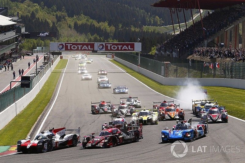 Départ : #8 Toyota Gazoo Racing Toyota TS050: Sébastien Buemi, Kazuki Nakajima, Fernando Alonso en tête