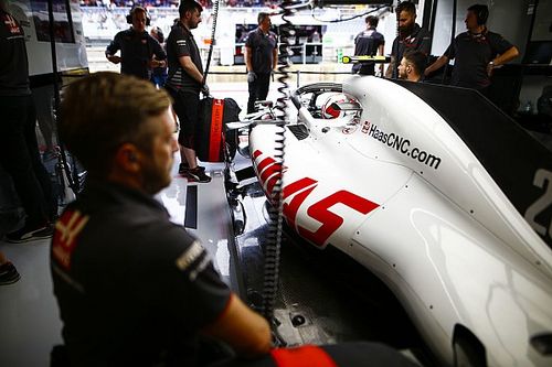 Haas cree que han mejorado en pits a pesar de la multa