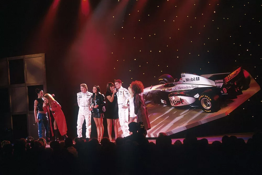 Mika Hakkinen, David Coulthard, McLaren con las Spice Girls