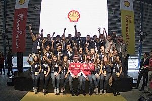 Kimi se reuni&oacute; con alumnos de la UNAM