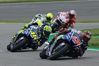 Após perder liderança, Viñales se queixa da Yamaha