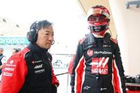 Ocon alaba a Komatsu: "Es raro tener un jefe a las 22:30h en el box"