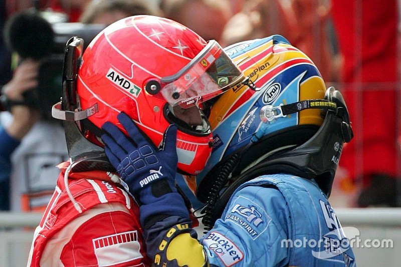Symonds: Schumacher her çalışanın, Alonso ise yardım edenlerin ismini bilirdi