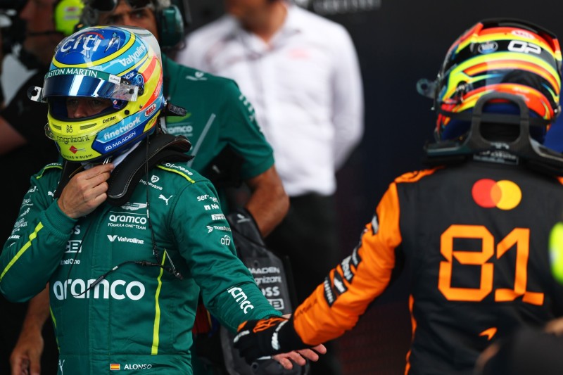 Red bull ヘッドバッジ Red bull ヘッドバッジ