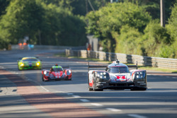 #2 Porsche LMP Team Porsche 919 Hybrid: Timo Bernhard, Earl Bamber, Brendon Hartley