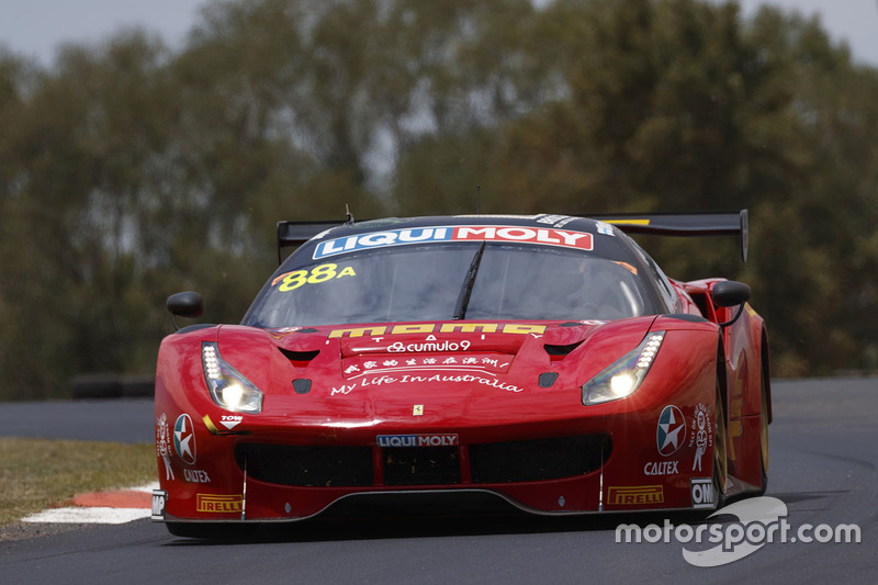 #88 Maranello Motorsport, Ferrari 488 GT3: Toni Vilander, Craig Lowndes, Jamie Whincup