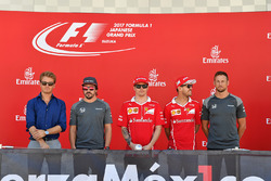 Nico Rosberg, Mercedes-Benz Temsilcisi, Fernando Alonso, McLaren, Kimi Raikkonen, Ferrari, Sebastian