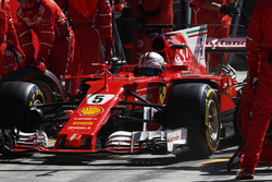 Sebastian Vettel, Ferrari SF70H, Boxenstopp