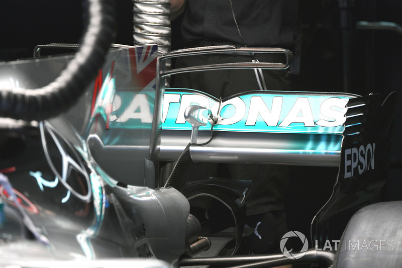 Mercedes F1 W08 rear wing