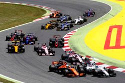 Felipe Massa, Williams FW40, Fernando Alonso, McLaren MCL32, Esteban Ocon, Sahara Force India F1 VJM