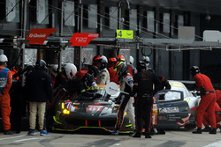 #61 Clearwater Racing Ferrari 488 GTE: Mok Weng Sun, Matt Griffin, Keita Sawa