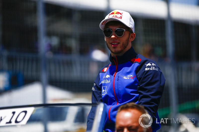 Pierre Gasly, Toro Rosso, on the drivers' parade