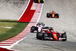 Kimi Raikkonen, Ferrari SF70H, Esteban Ocon, Sahara Force India F1 VJM10