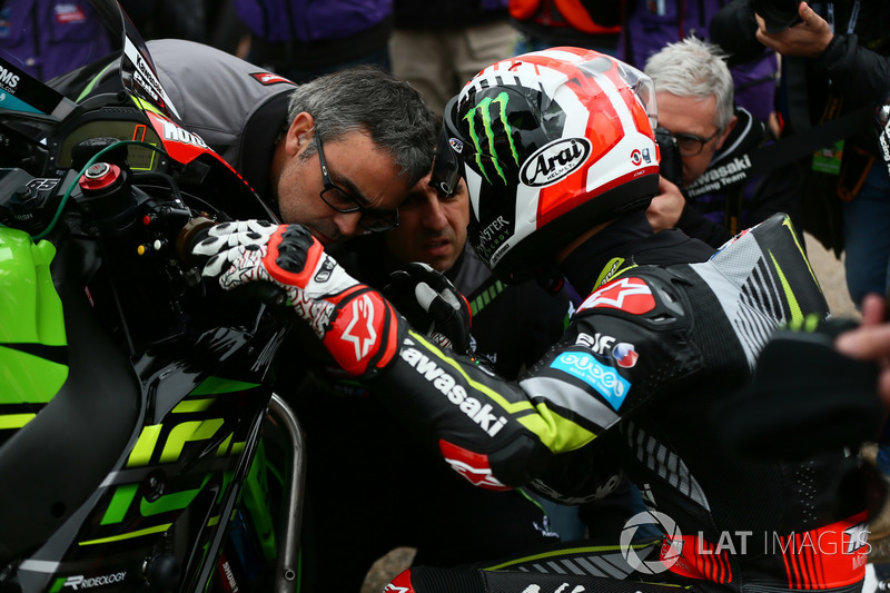 Jonathan Rea, Kawasaki Racing è preoccupato per la sua ruota anteriore