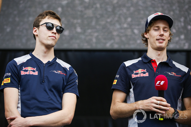 Daniil Kvyat, Scuderia Toro Rosso, Brendon Hartley, Scuderia Toro Rosso, on the F1 stage