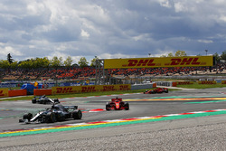 Lewis Hamilton, Mercedes-AMG F1 W09 mène la course au départ