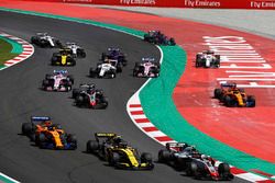Kevin Magnussen, Haas F1 Team VF-18, Carlos Sainz Jr., Renault Sport F1 Team R.S. 18, Fernando Alonso, McLaren MCL33 and Romain Grosjean, Haas F1 Team VF-18, as Stoffel Vandoorne, McLaren MCL33, y Marcus Ericsson, Sauber C37, run wide