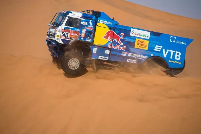#501 Team KAMAZ Master: Dmitry Sotnikov, Ruslan Akhmadeev, Ilgiz Akhmetzianov