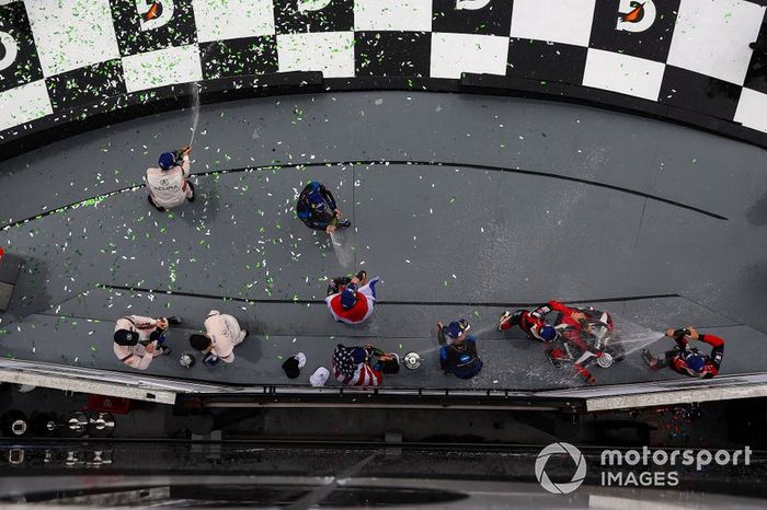 Prototipos #10 Wayne Taylor Racing Cadillac DPi: Renger Van Der Zande, Jordan Taylor, Fernando Alonso, Kamui Kobayashi, #31 Whelen Engineering Racing Cadillac DPi, DPi: Felipe Nasr, Pipo Derani, Eric Curran, #7 Acura Team Penske Acura DPi, DPi: Helio Castroneves, Ricky Taylor, Alexander Rossi