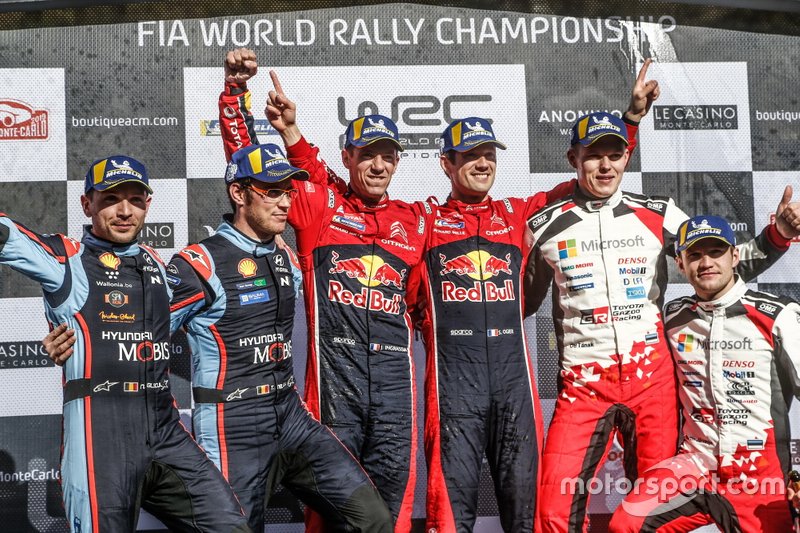 Podio: i vincitori Sébastien Ogier, Julien Ingrassia, Citroën World Rally Team Citroen C3 WRC, al secondo posto Thierry Neuville, Nicolas Gilsoul, Hyundai Motorsport Hyundai i20 Coupe WRC, al terzo posto Ott Tänak, Martin Järveoja, Toyota Gazoo Racing WRT Toyota Yaris WRC