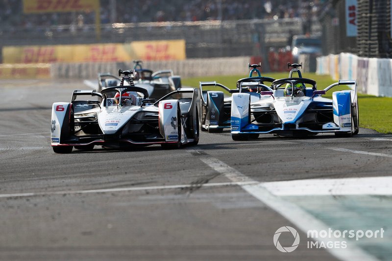 Felipe Nasr, Dragon Racing, Penske EV-3 Alexander Sims, BMW I Andretti Motorsports, BMW iFE.18 ahead of Stoffel Vandoorne, HWA Racelab, VFE-05 who is in attack mode