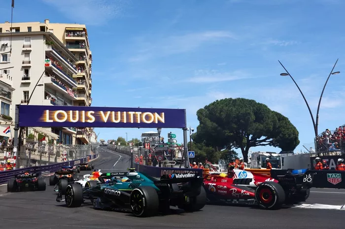 Lewis Hamilton, Ferrari, Fernando Alonso, Aston Martin Racing