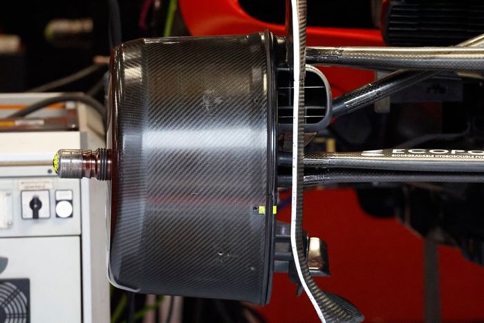 Detalle tambor de freno Ferrari SF-23
