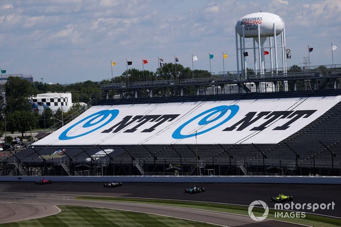 Graham Rahal, Rahal Letterman Lanigan Racing Honda, Dalton Kellett, A.J. Foyt Enterprises Chevrolet, Simon Pagenaud, Team Penske Chevrolet