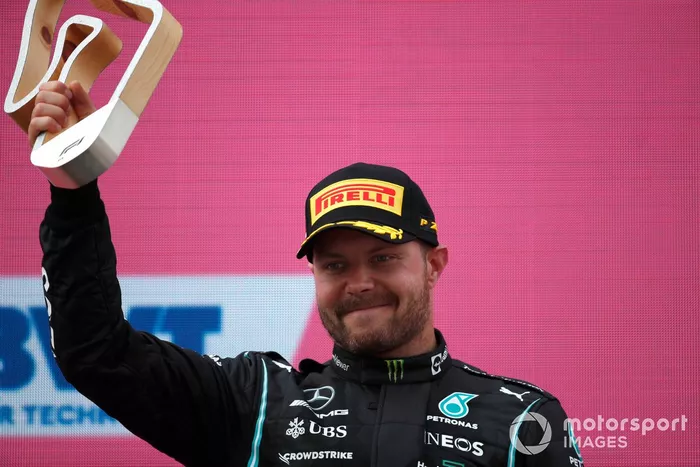 Podio: segundo lugar Valtteri Bottas, Mercedes
