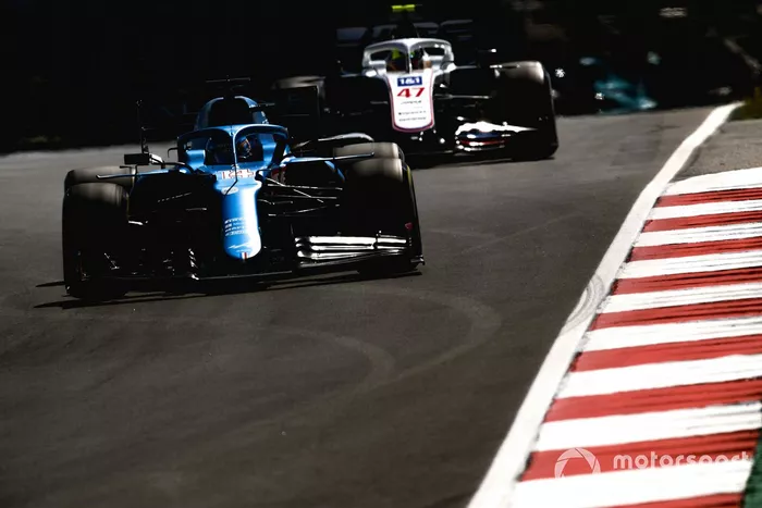 Fernando Alonso, Alpine A521, Mick Schumacher, Haas VF-21