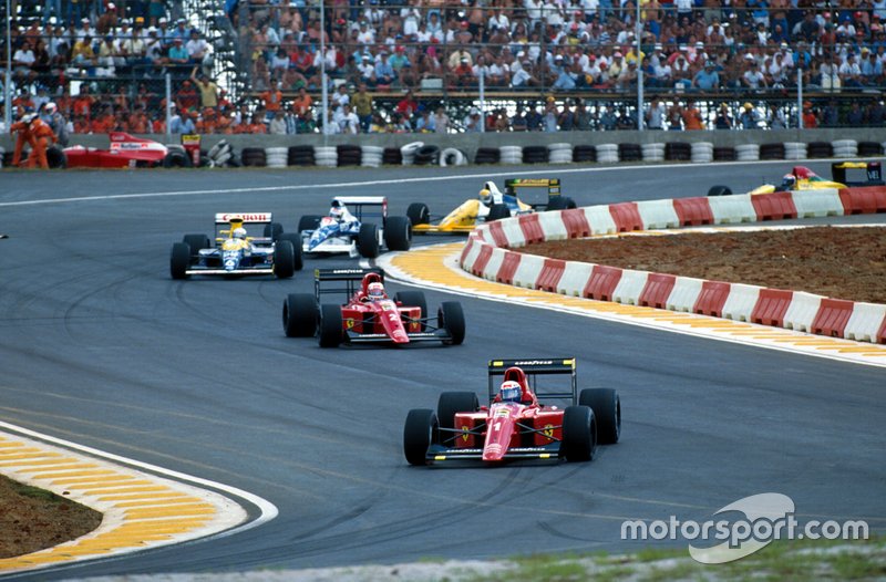 Ganador Alain Prost, Ferrari 641 lidera a Nigel Mansell, Ferrari 641 y Riccardo Patrese, Williams Renault FW13B