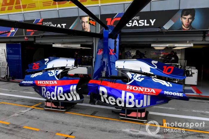 Cubierta motor del Toro Rosso STR14