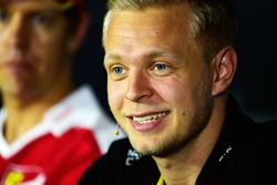 Kevin Magnussen, Renault Sport F1 Team en la Conferencia de prensa FIA