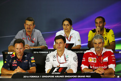 Прес-конференція: керівник Haas F1 Гюнтер Штайнер; керівник Sauber Моніша Кальтенборн; керівник Rena