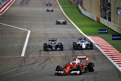 Kimi Raikkonen, Ferrari SF16-H, Lewis Hamilton, Mercedes AMG F1 Team W07 and Valtteri Bottas, Willia