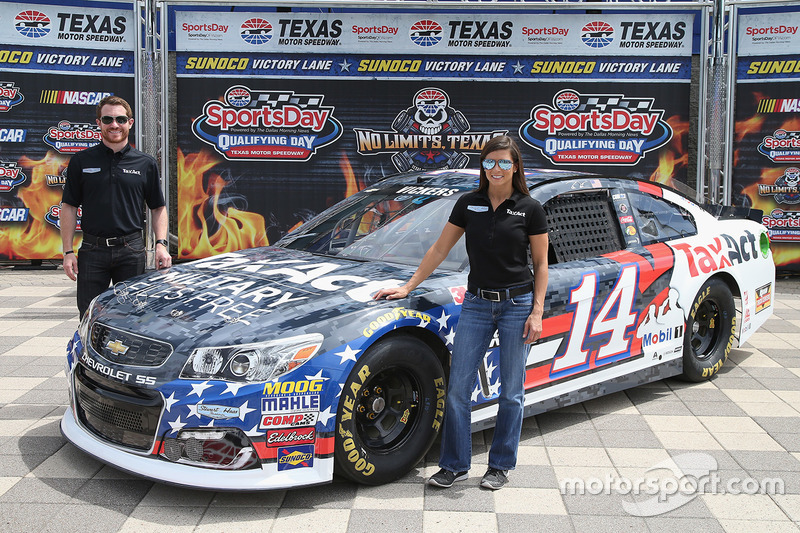 Brian Vickers, Stewart-Haas Racing Chevrolet, Danica Patrick, Stewart-Haas Racing Chevrolet