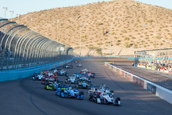 Start: Helio Castroneves, Team Penske, Chevrolet, in Führung